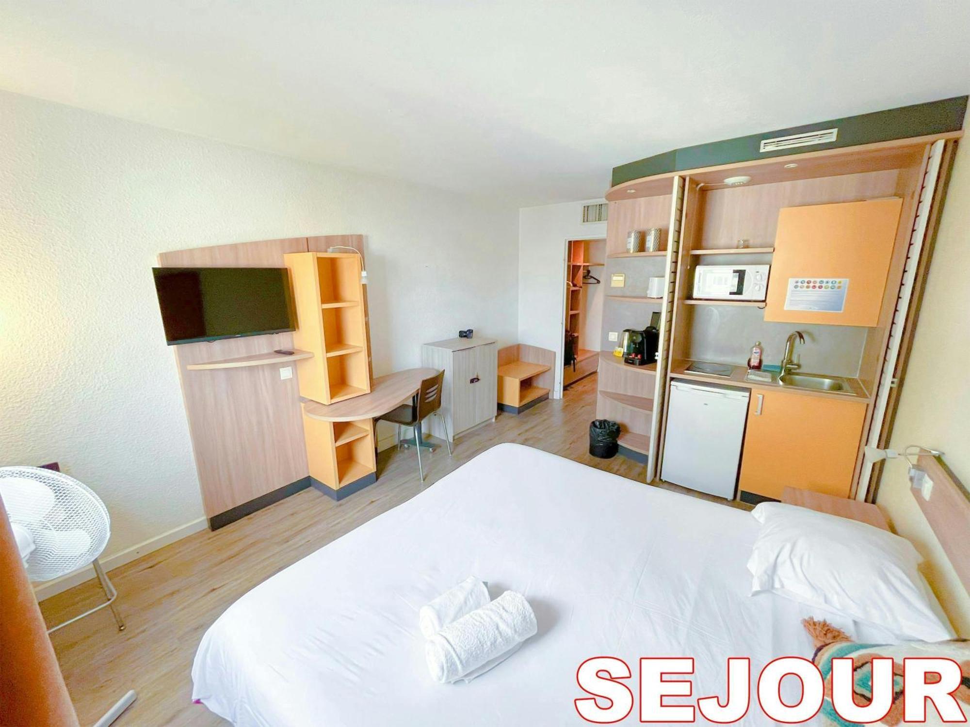 Ferienwohnung Paris Retreat 5 Minutes From Hoche Metroparking Pantin Exterior foto
